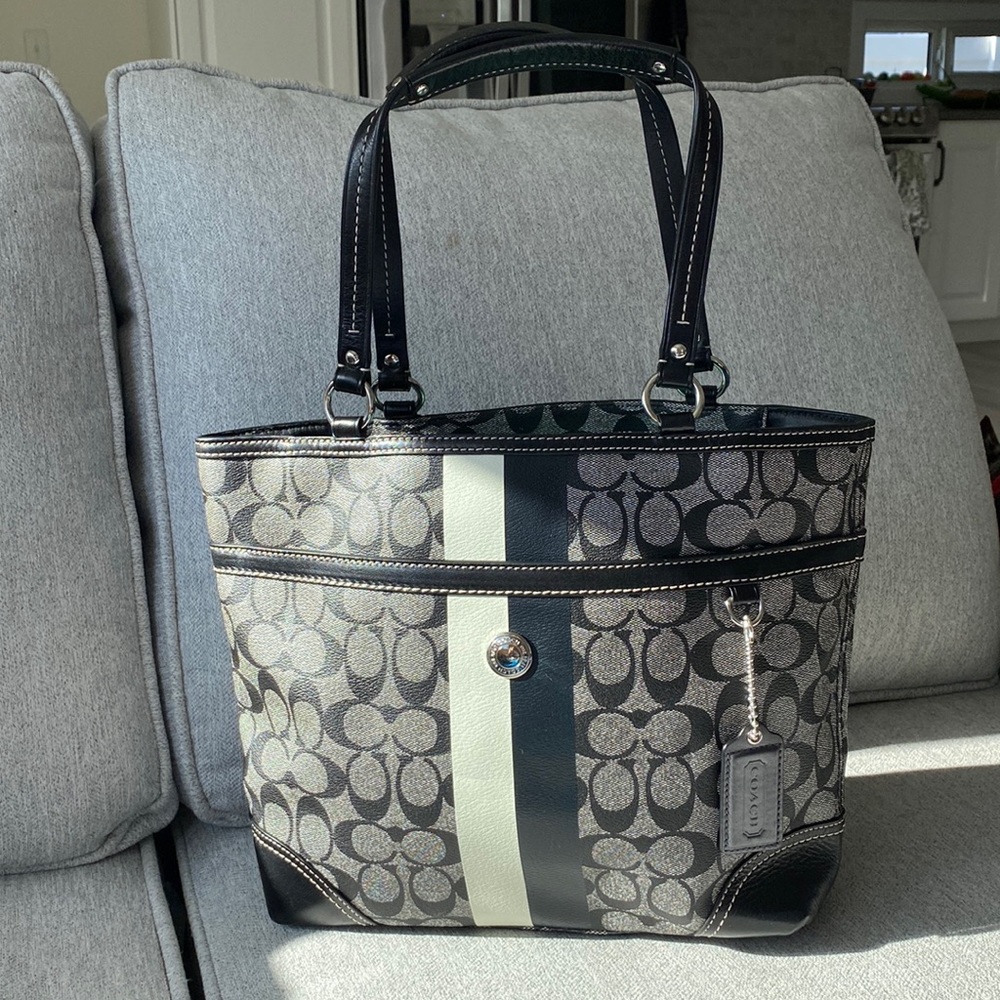 AUTHENTIC COACH HERITAGE SIGNATURE CHELSEA STRIPE TOTE! RARE to find